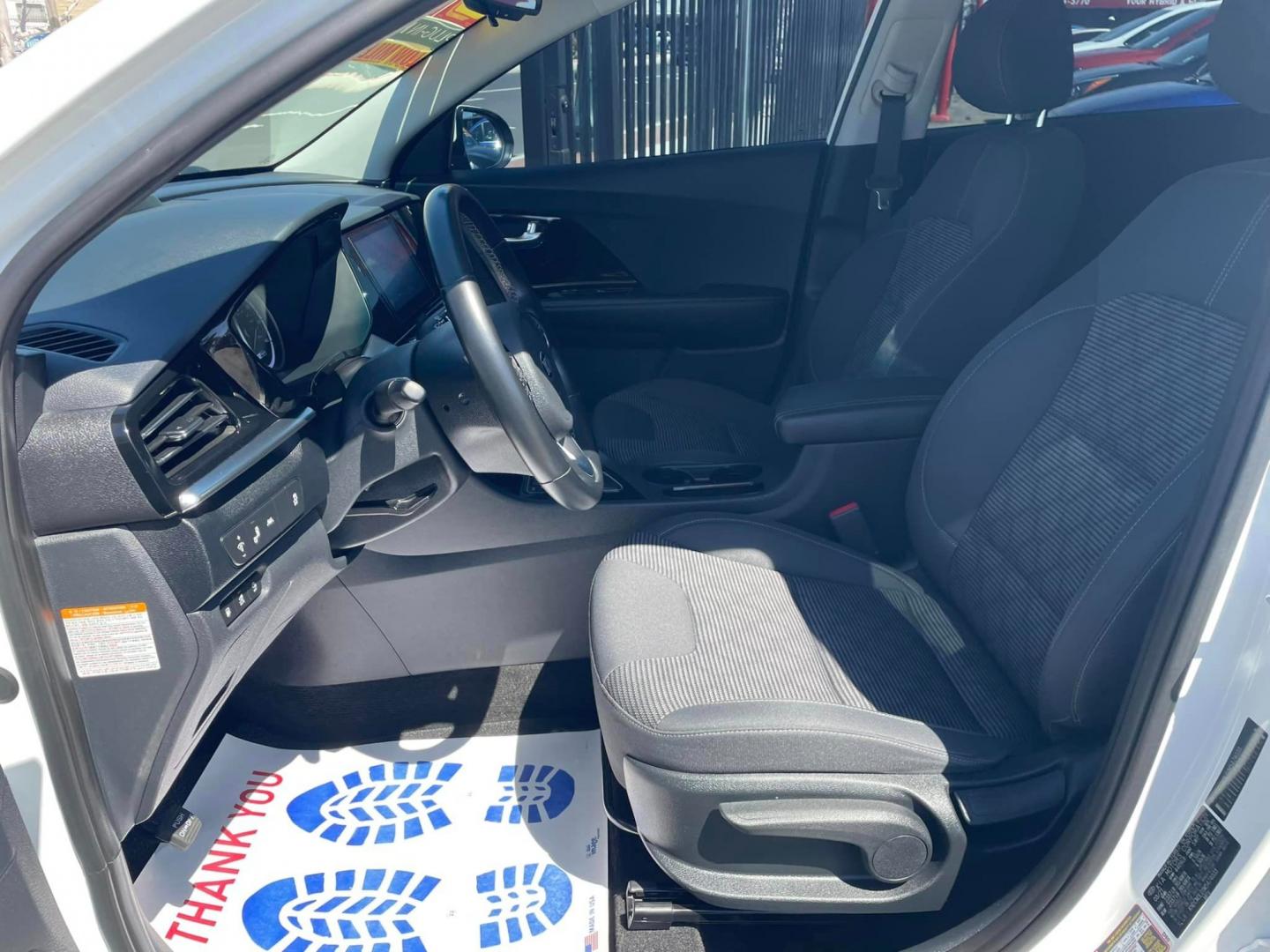 2021 WHITE /BLACK Kia Niro Plug In Hybrid (KNDCM3LD1M5) , located at 744 E Miner Ave, Stockton, CA, 95202, (209) 944-5770, 37.956863, -121.282082 - Photo#5